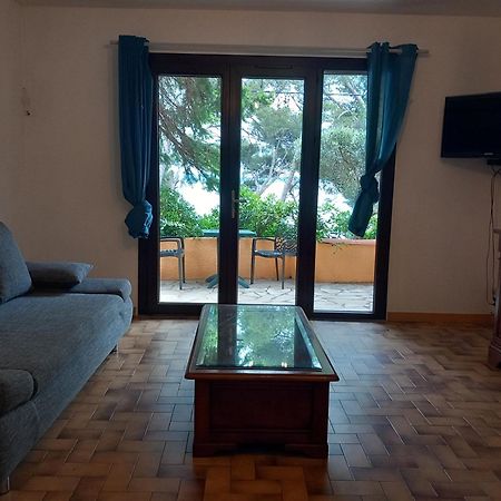 Chambre D Hote Les Heures Claires Истр Екстериор снимка