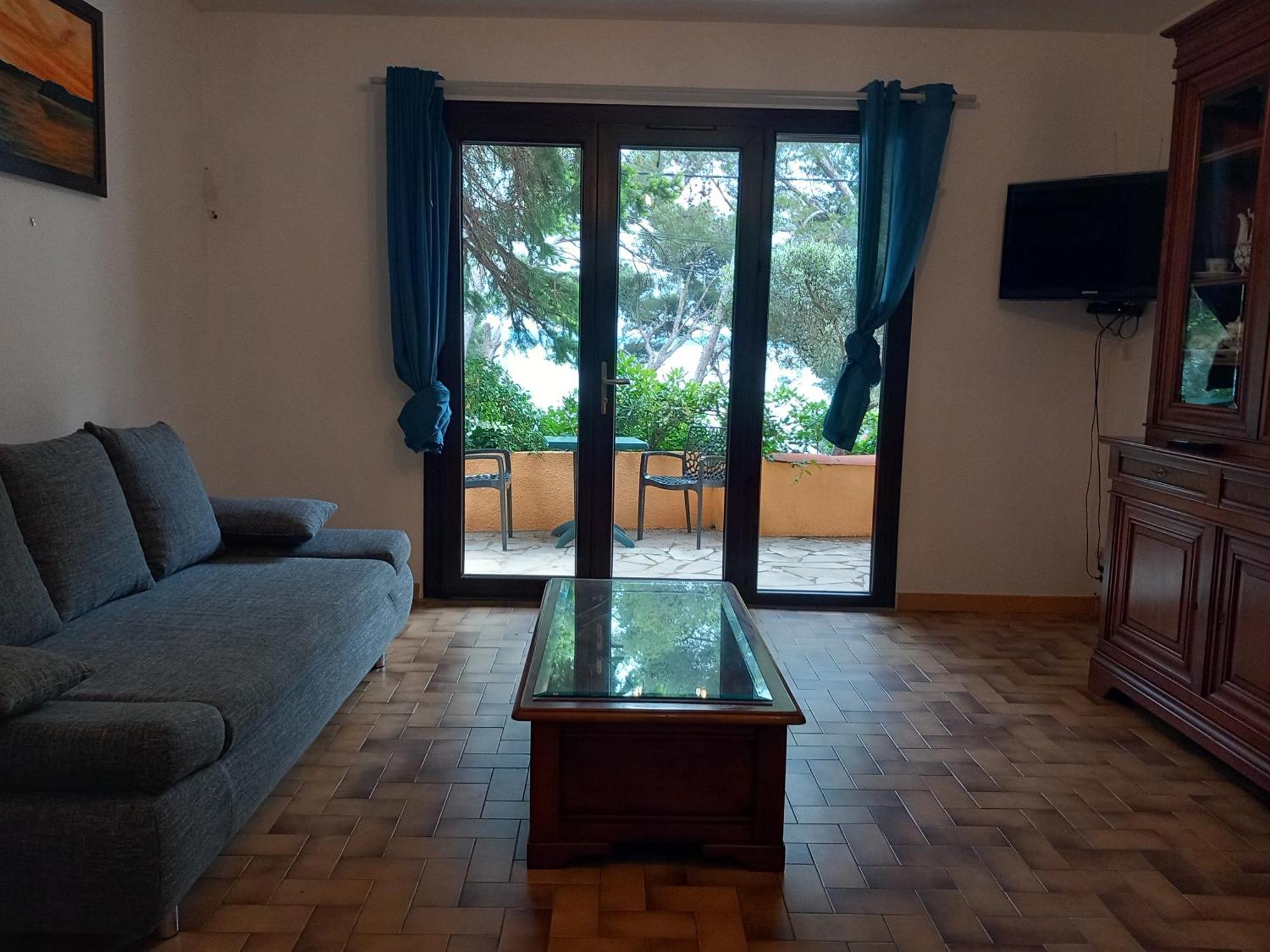 Chambre D Hote Les Heures Claires Истр Екстериор снимка